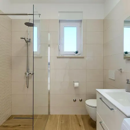 Villa Divsici Casa de Férias *