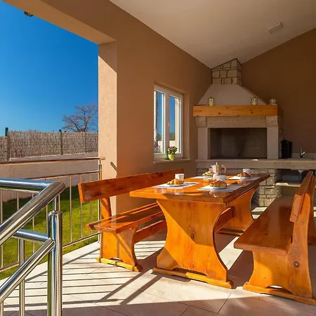 Holiday home Villa Divsici