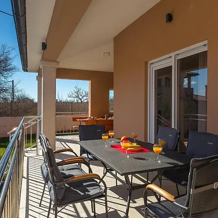 Hébergement de vacances Villa Divsici *