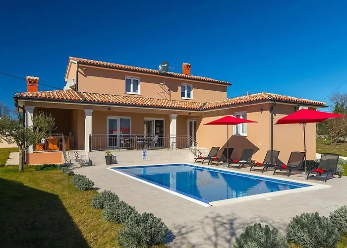 Villa Divsici Ferienhaus