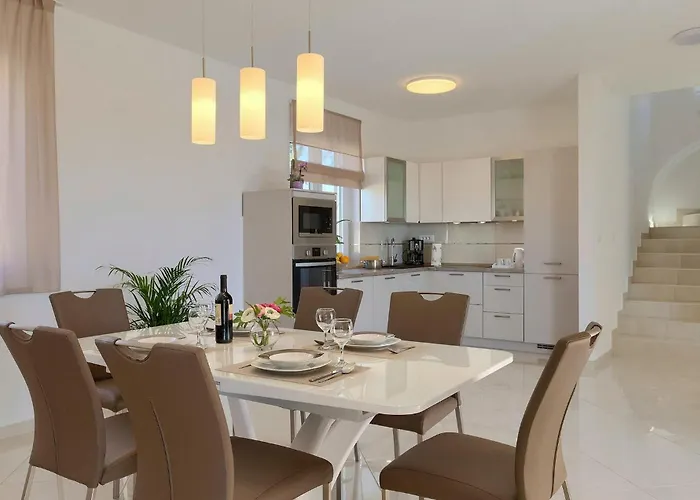 Villa Divsici Holiday home Divsici